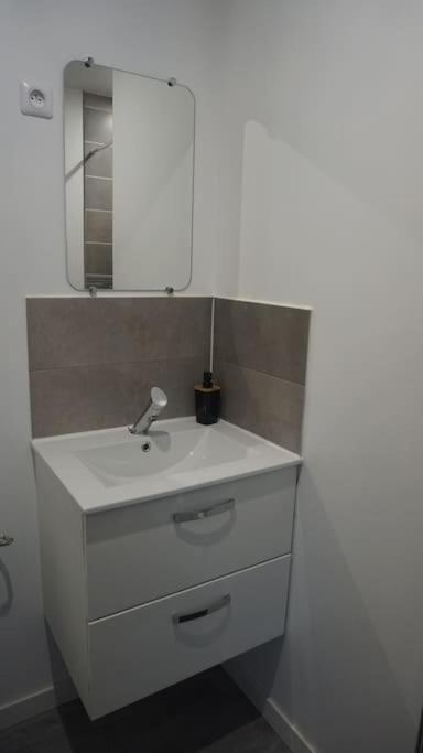Cosy T2 Wifi Parking Proche Gare Centre Ville Saint-Quentin  Eksteriør bilde